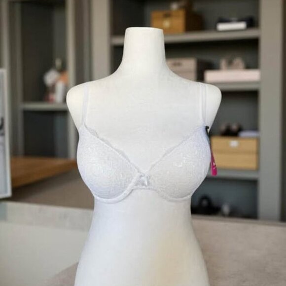 WHITE LACE PUSH UP BRA - Picture 1 of 5